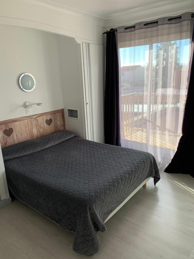 Hotel Le Canetois מראה חיצוני תמונה