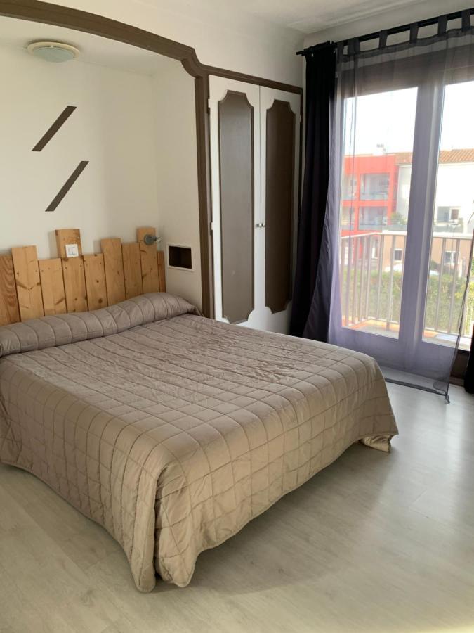 Hotel Le Canetois מראה חיצוני תמונה
