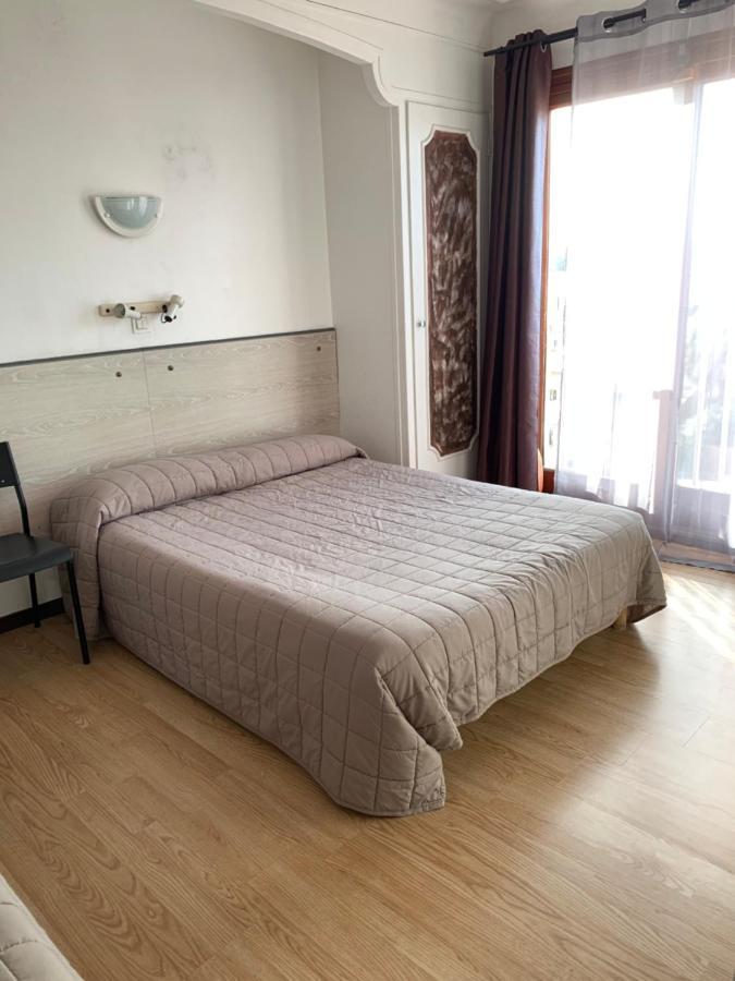 Hotel Le Canetois מראה חיצוני תמונה